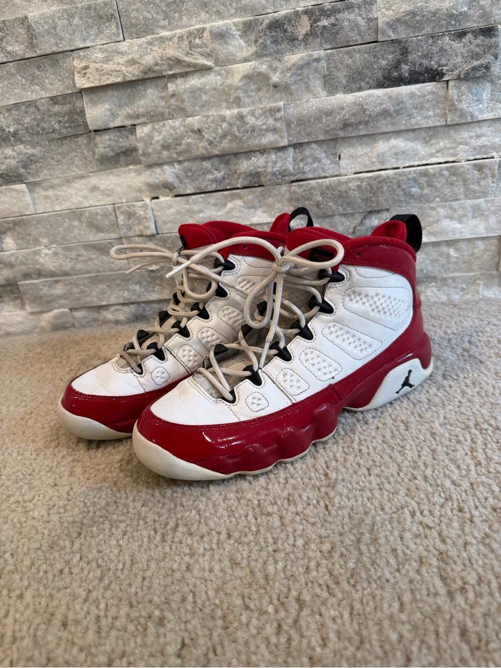 Jordan Kids boys retro red and white basketball shoes 5.5 youth